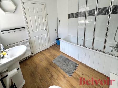 Room Enderley Street in Newcastle-under-Lyme