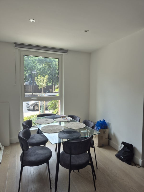 Room Cotton Street in Greater London