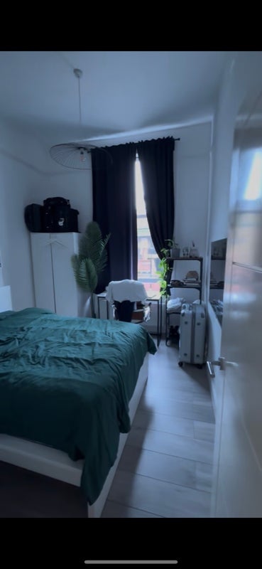 Room Junction Road in Greater London