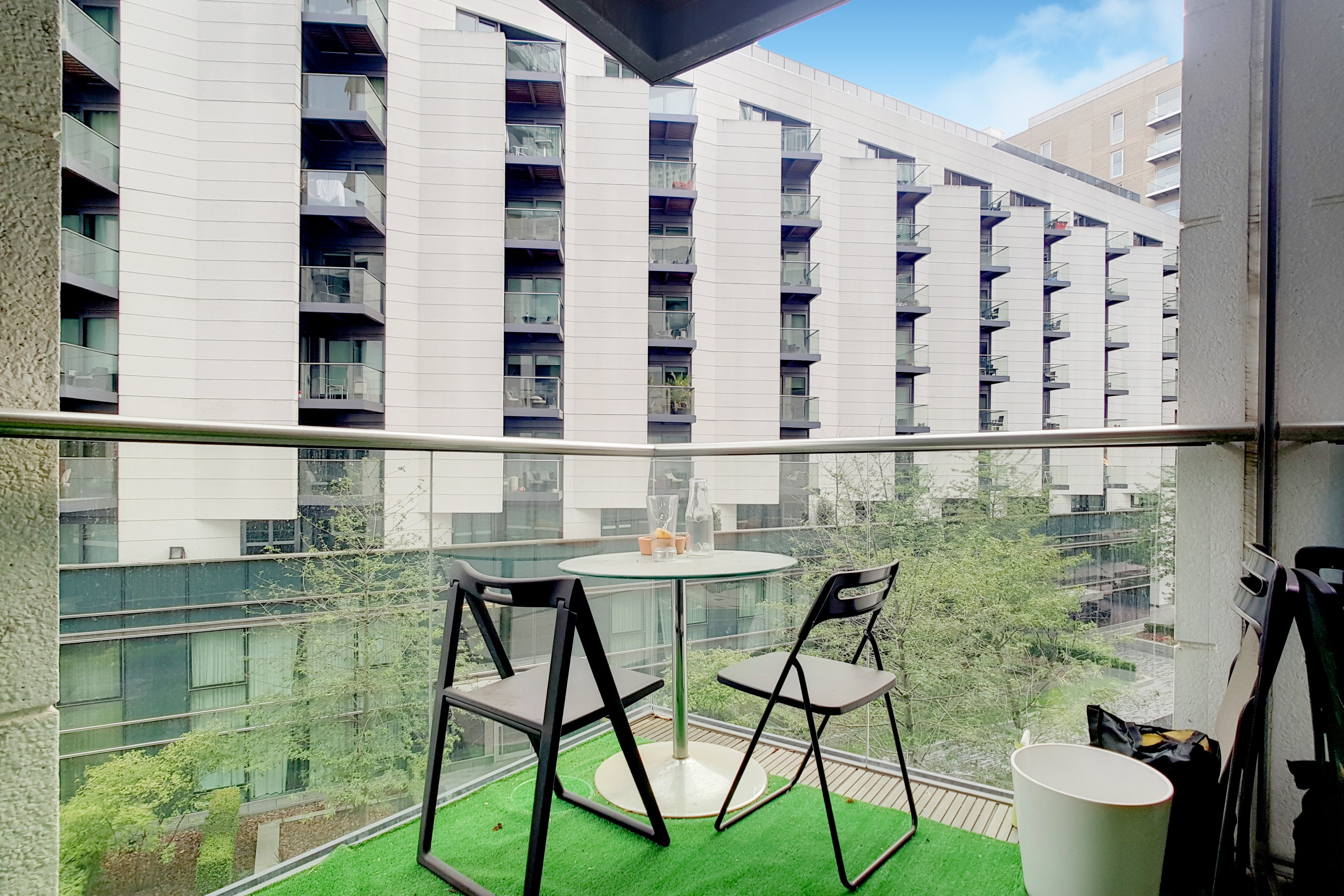 Flat Baltimore Wharf in Greater London