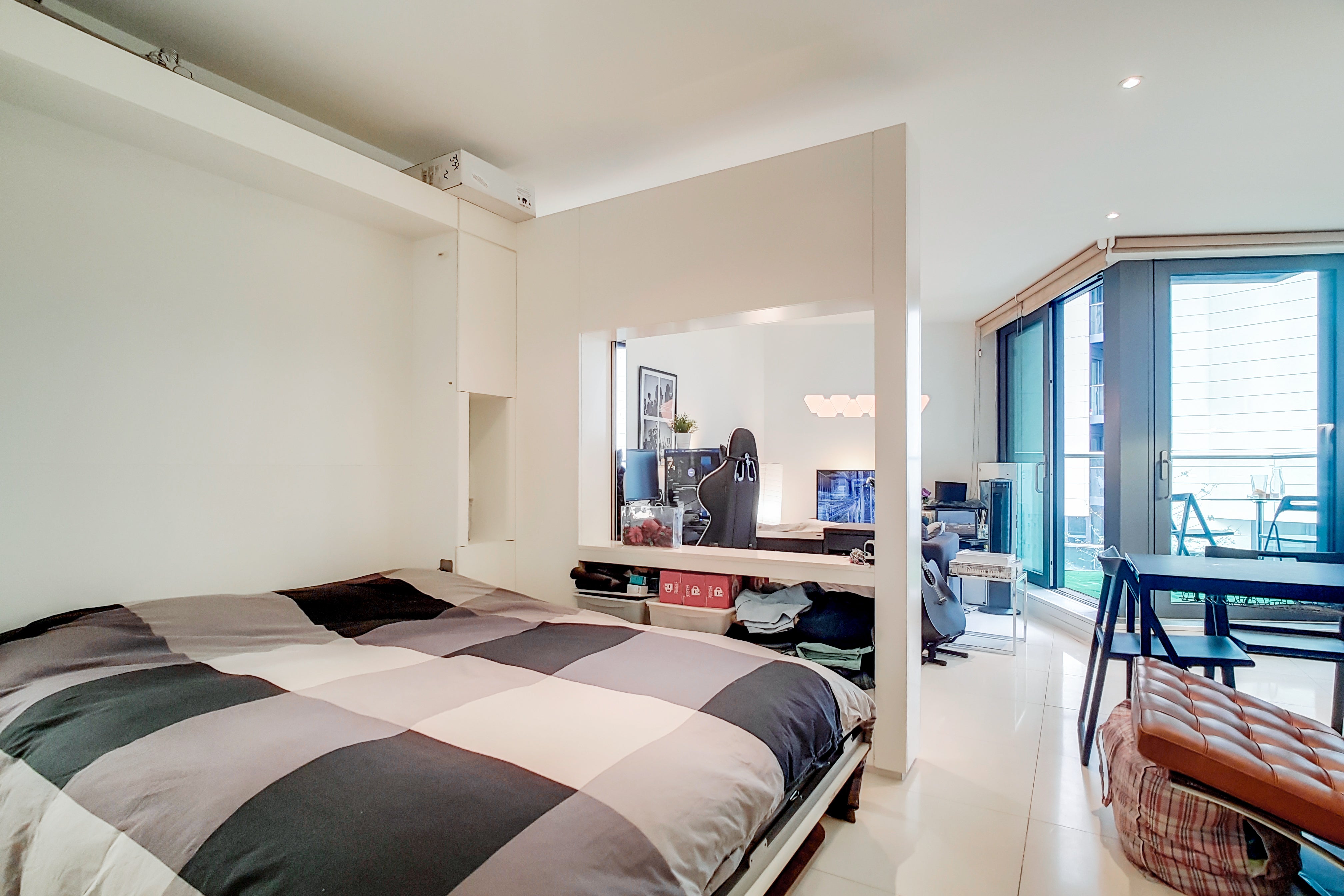 Flat Baltimore Wharf in Greater London