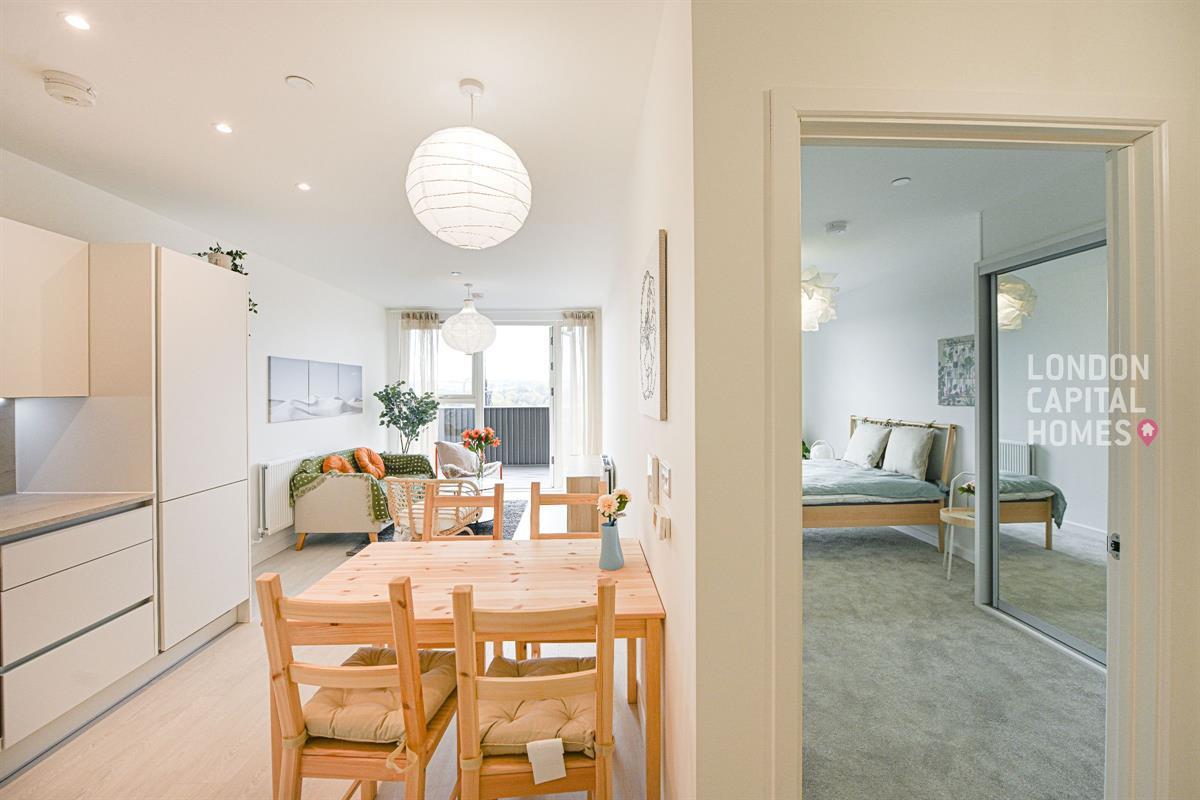 Flat Perryfield Way in Greater London
