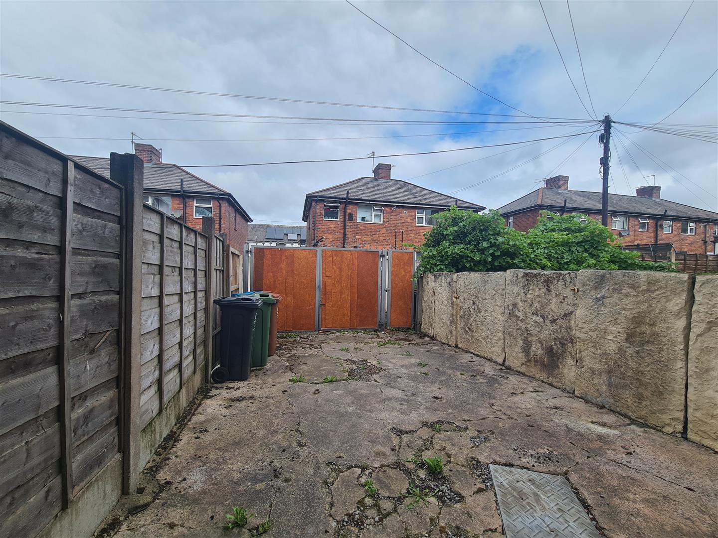 House Coalshaw Green Road in Chadderton