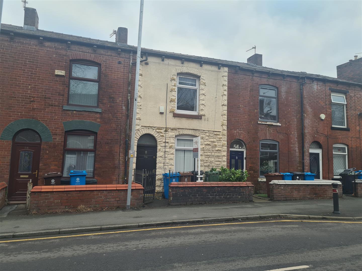House Coalshaw Green Road in Chadderton