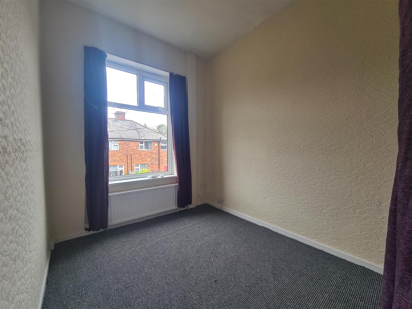 House Coalshaw Green Road in Chadderton