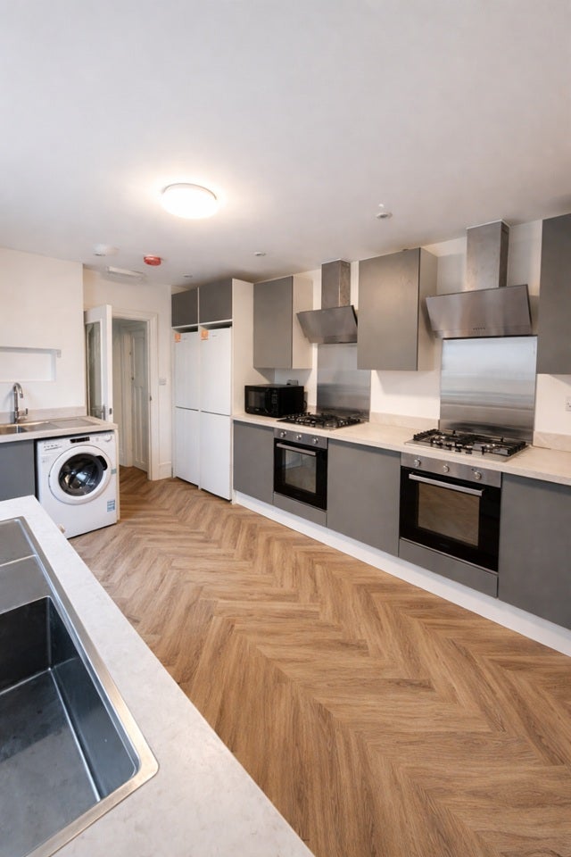 Room Clifton Road in Rugby