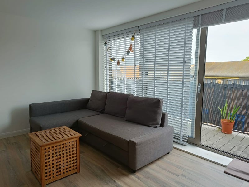 Flat Doyle Road in Greater London