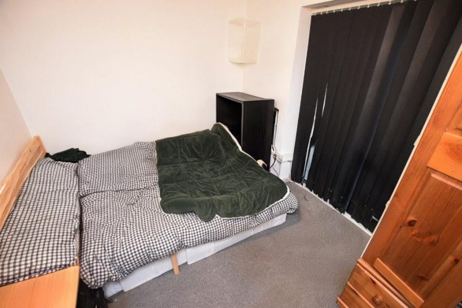 Flat Queen Eleanor Road in Far Cotton