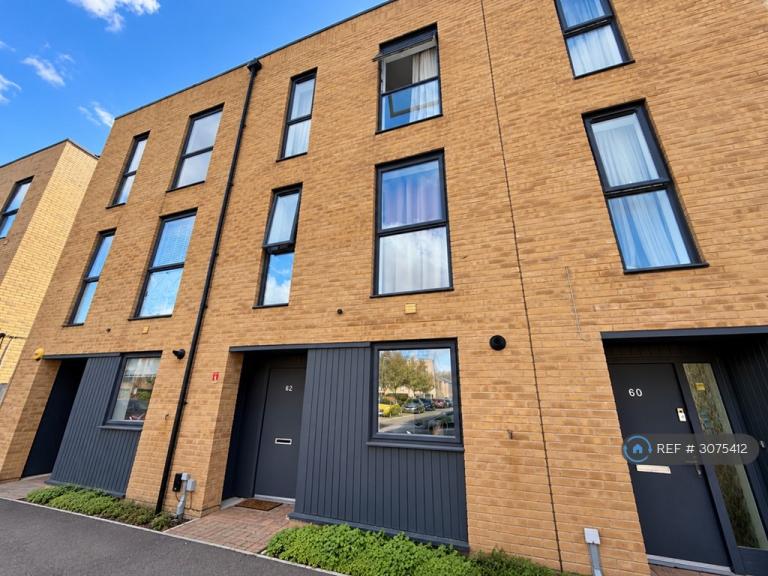 House Ager Avenue in Greater London