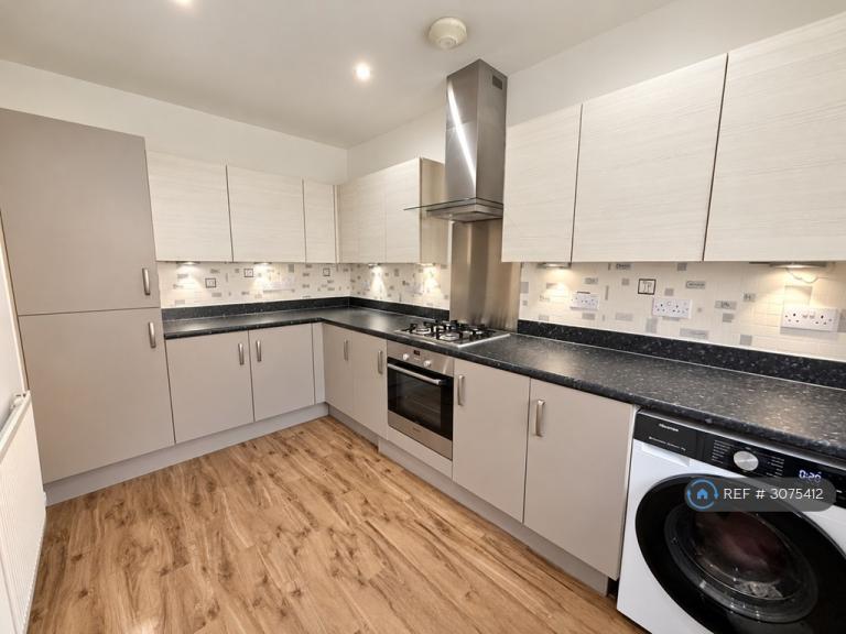 House Ager Avenue in Greater London