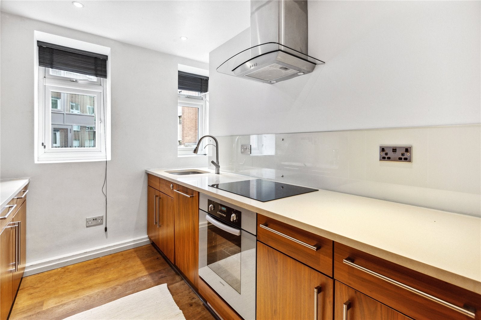 Flat Basil Street in Greater London