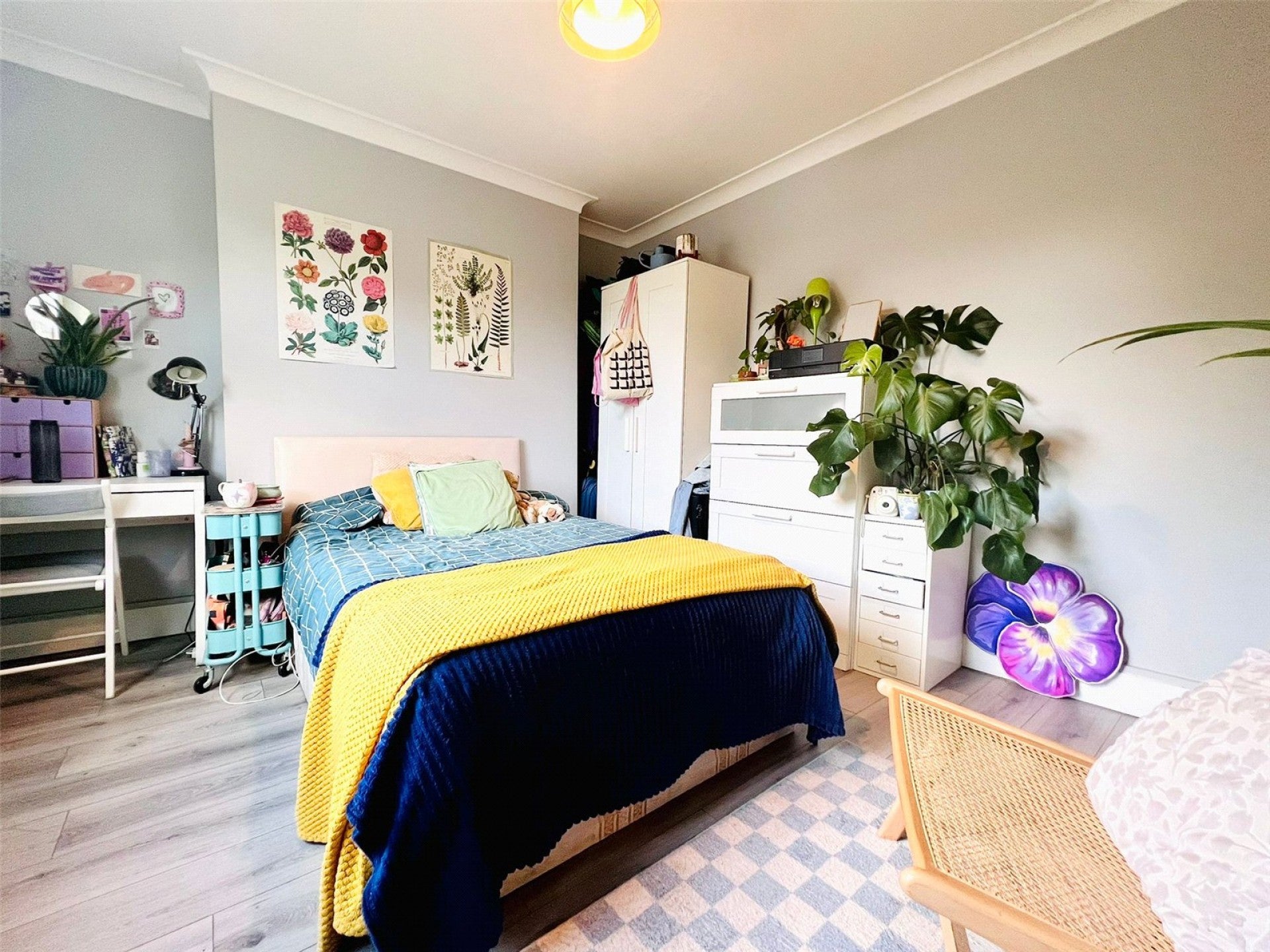 Room Middleton Road in Greater London