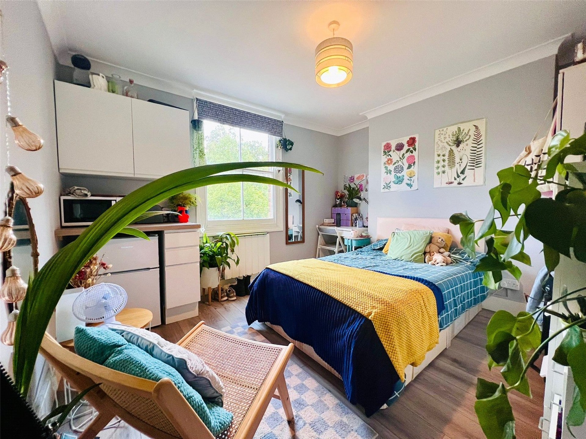 Room Middleton Road in Greater London