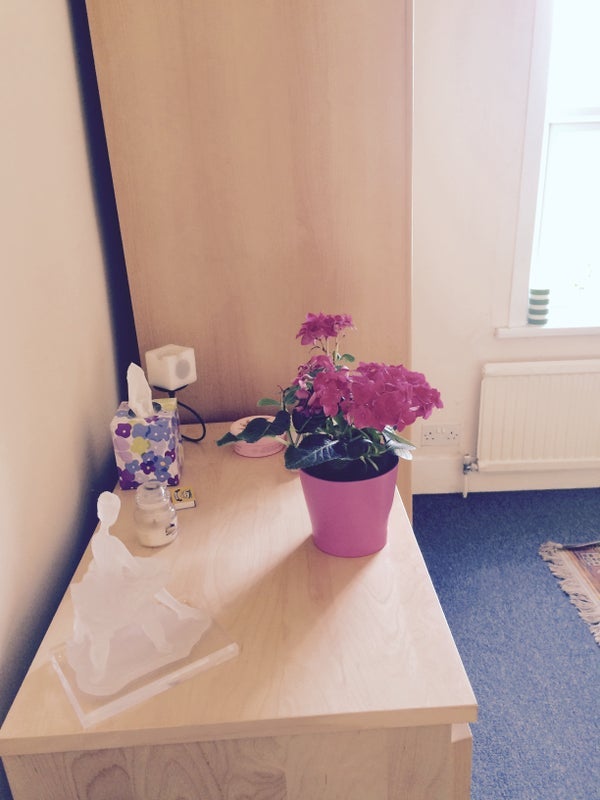 Room Curwen Avenue in Greater London