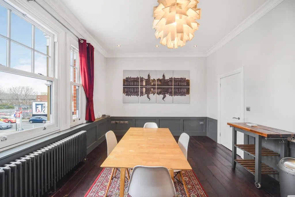 Flat Chevening Road in Greater London