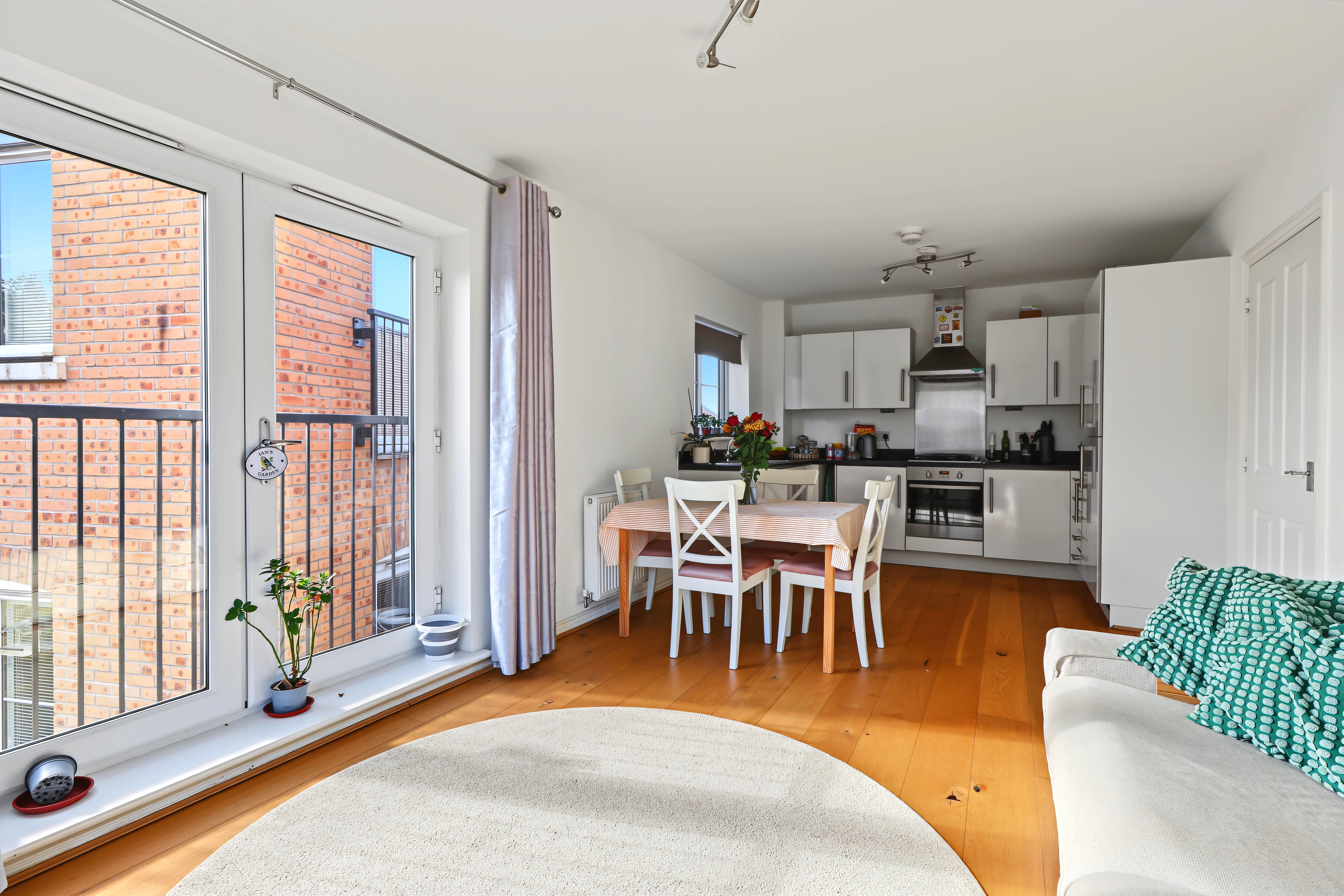 Flat Lewis Mews in Greater London