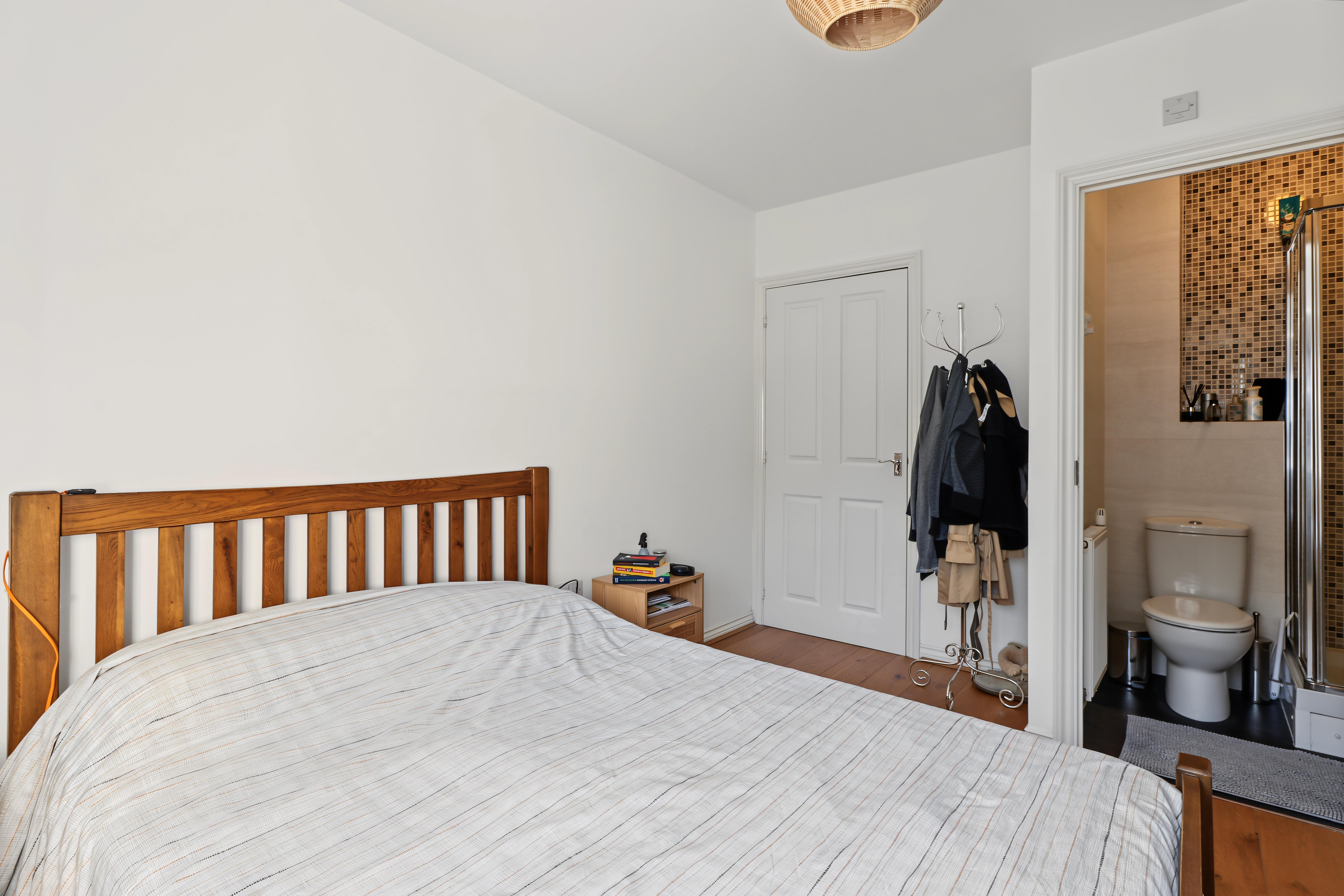 Flat Lewis Mews in Greater London