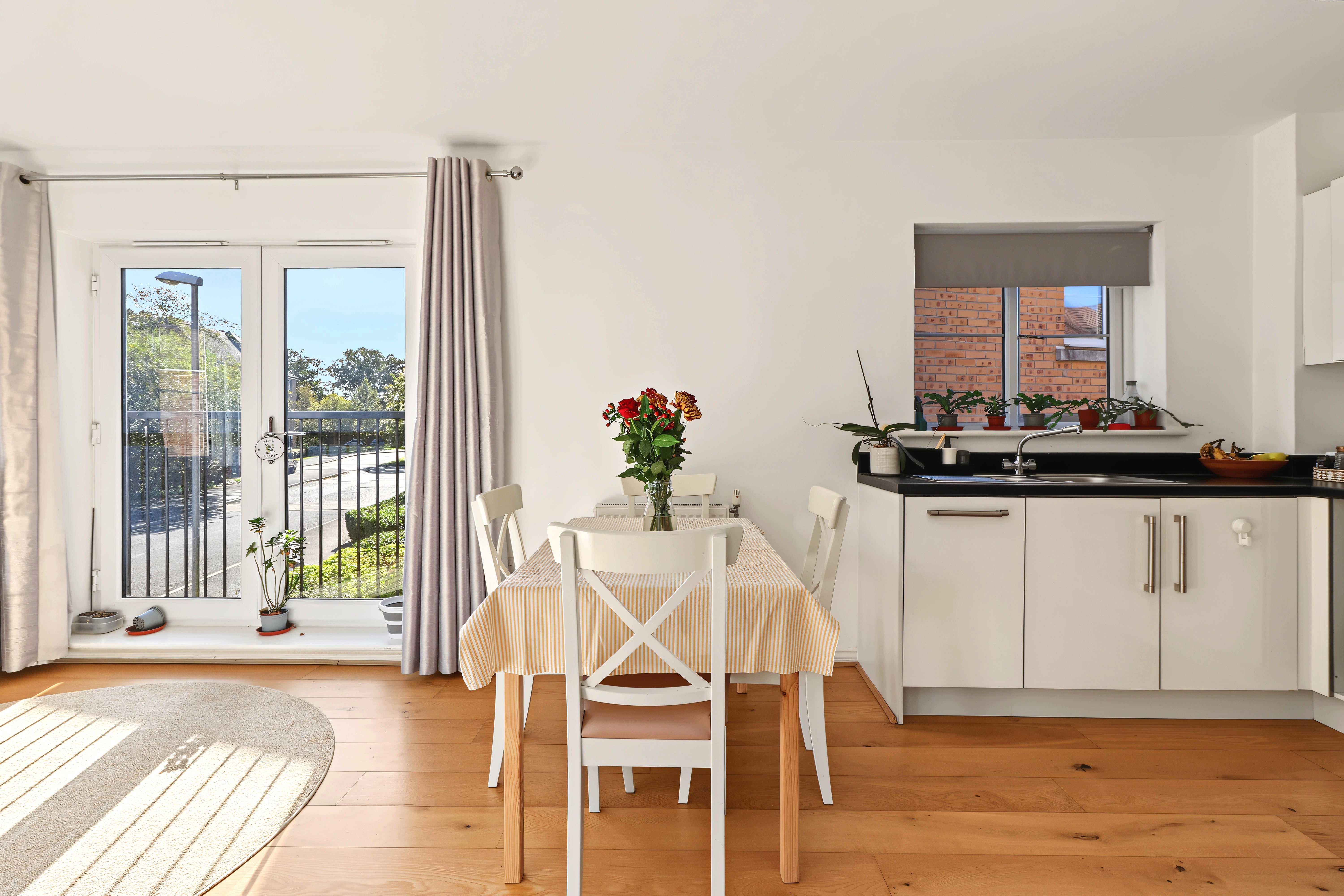Flat Lewis Mews in Greater London