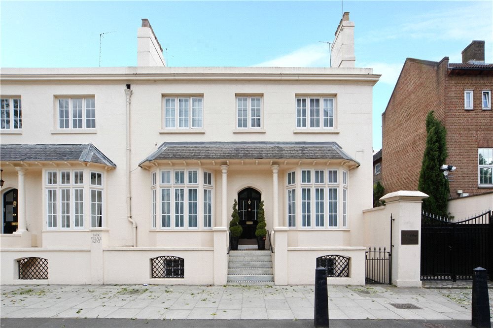 House Park Village West in Greater London