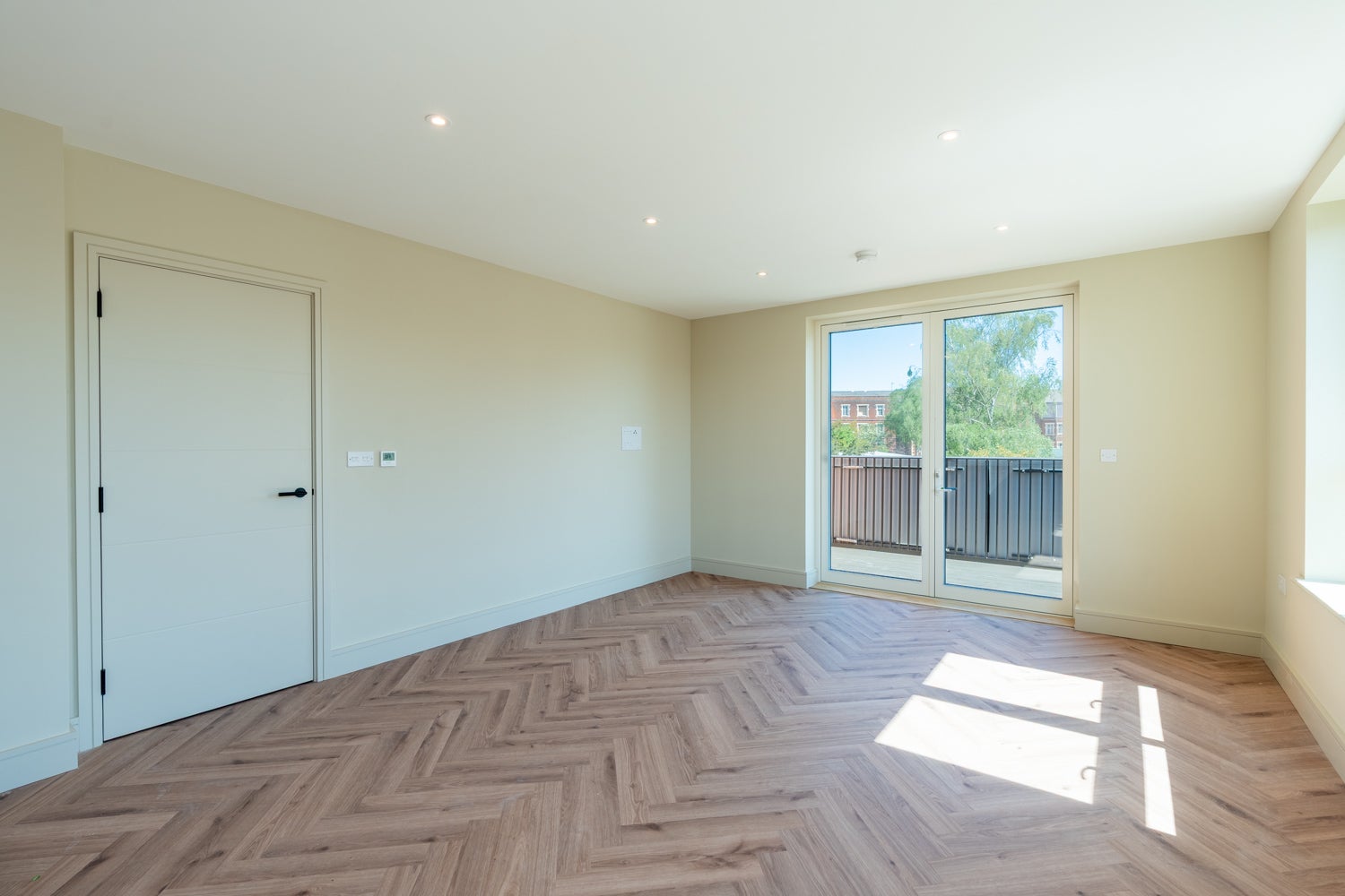 Flat Lapidge Drive in Greater London