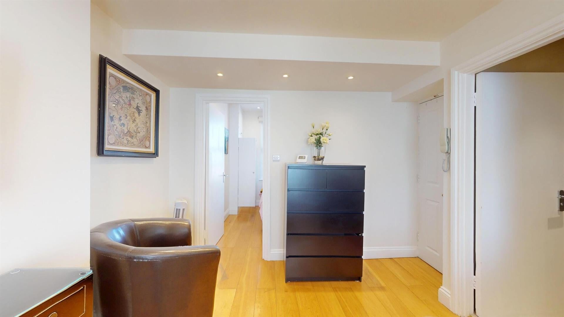 Flat Seagrave Road in Greater London