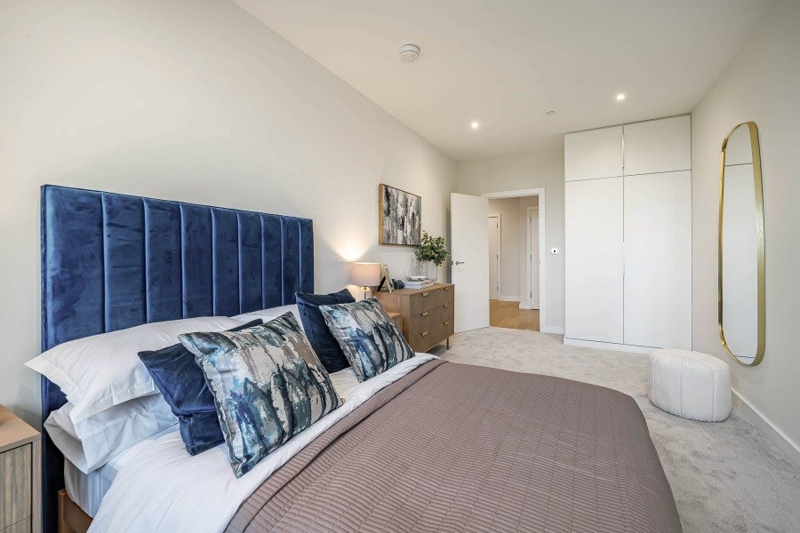 Flat Eastworth Road in Borough of Runnymede