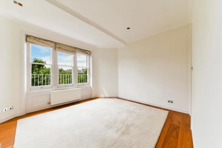 Flat Strathray Gardens in Greater London