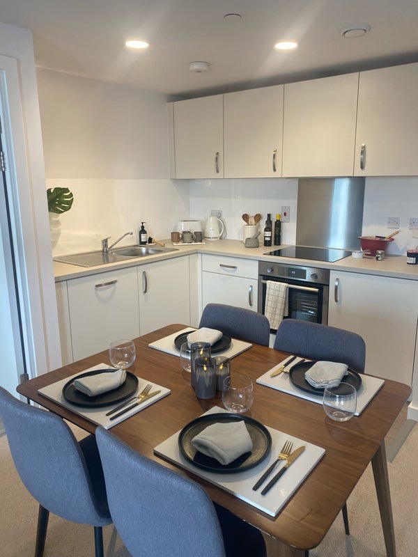 Flat Dearmans Place in Salford
