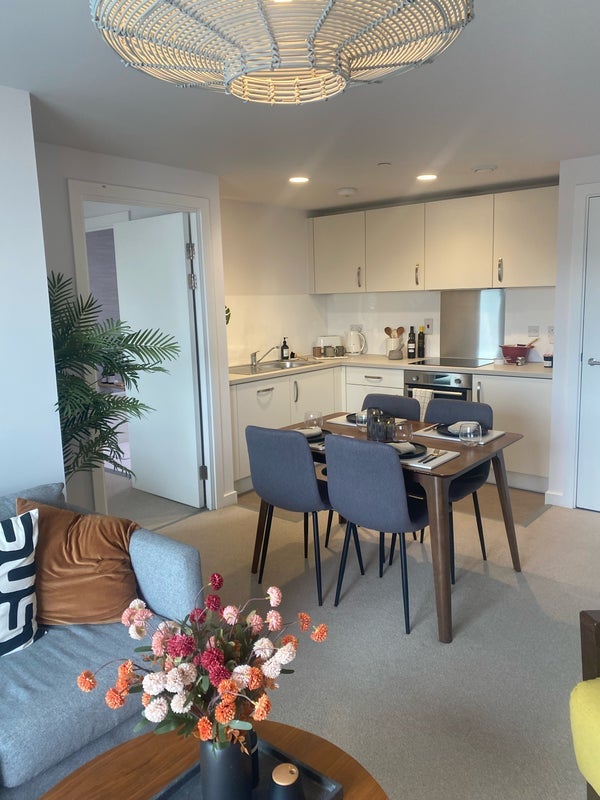 Flat Dearmans Place in Salford