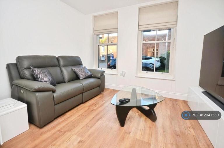Flat Nelson Terrace in Aylesbury