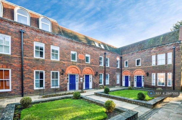 Flat Nelson Terrace in Aylesbury