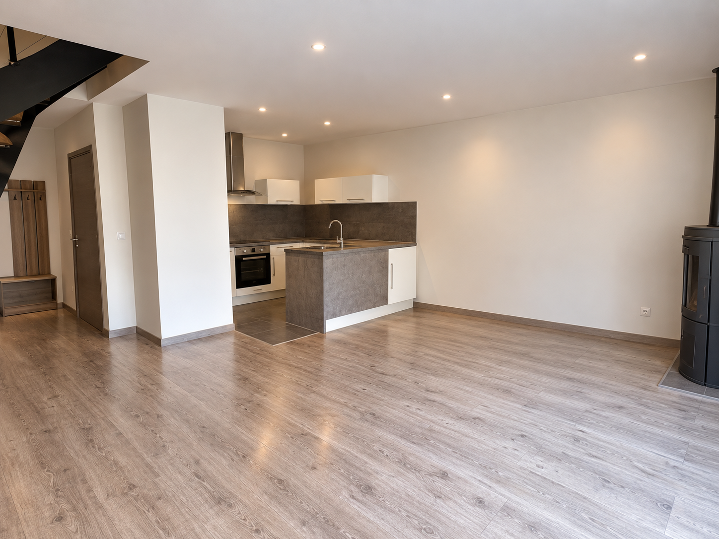 Flat Avenue de la Gare in Montrond-les-Bains