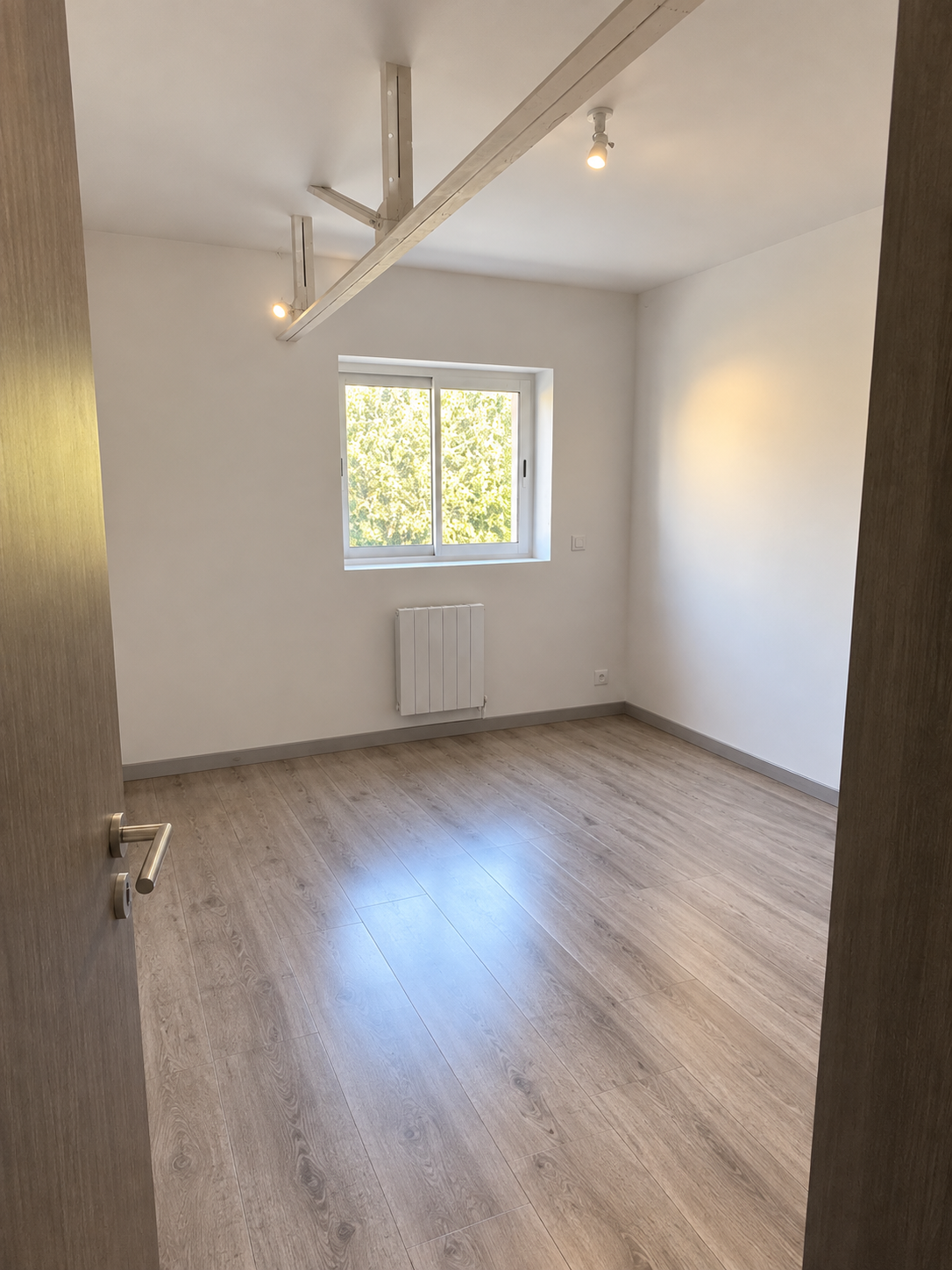 Flat Avenue de la Gare in Montrond-les-Bains