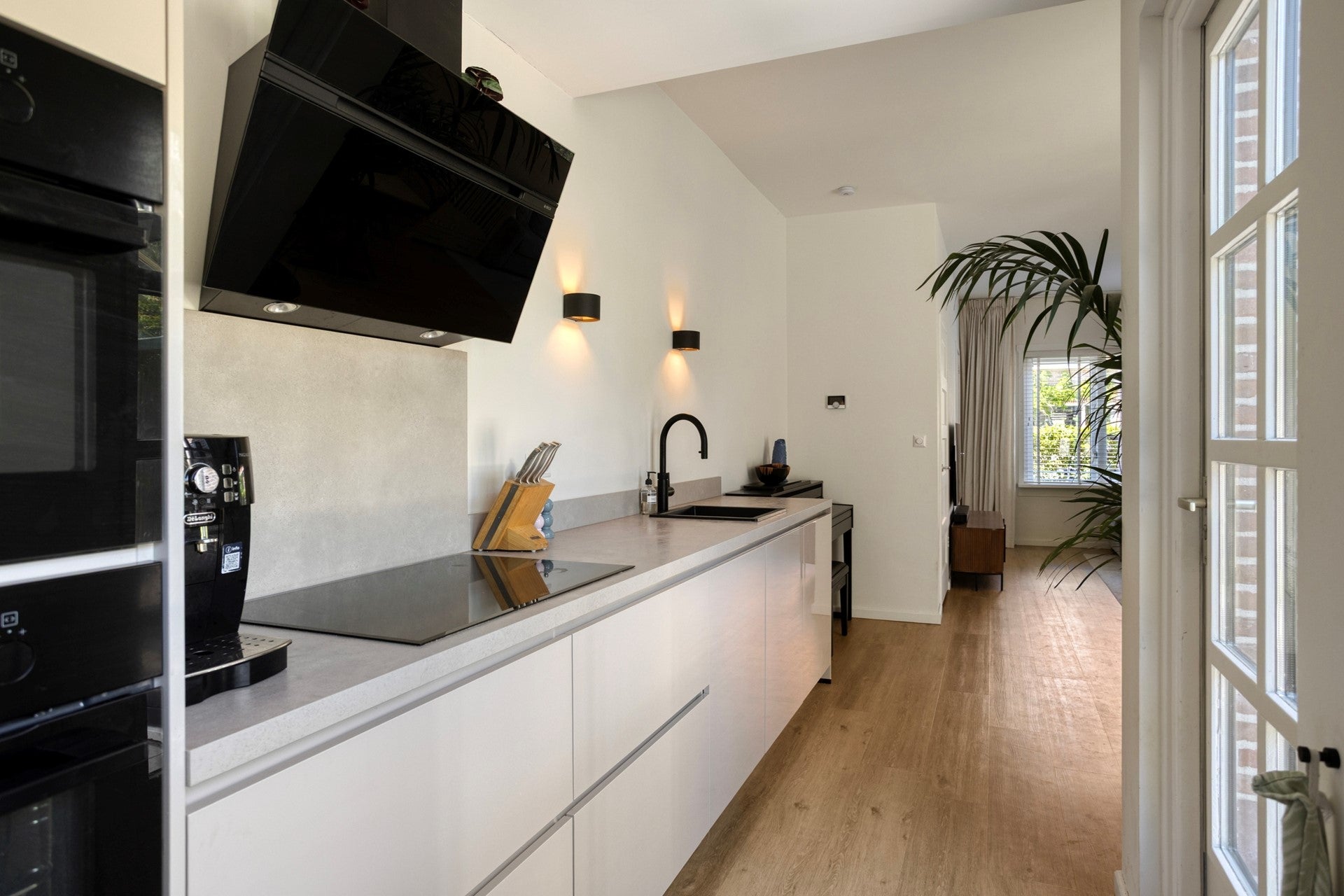 Tussenwoning te koop: Duinzichtstraat 24, Oegstgeest