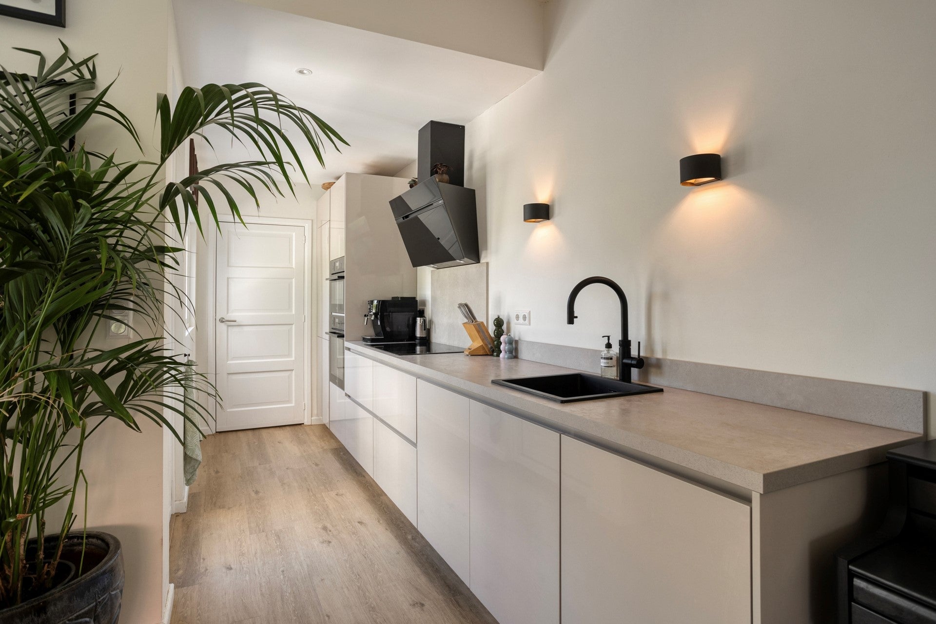 Tussenwoning te koop: Duinzichtstraat 24, Oegstgeest