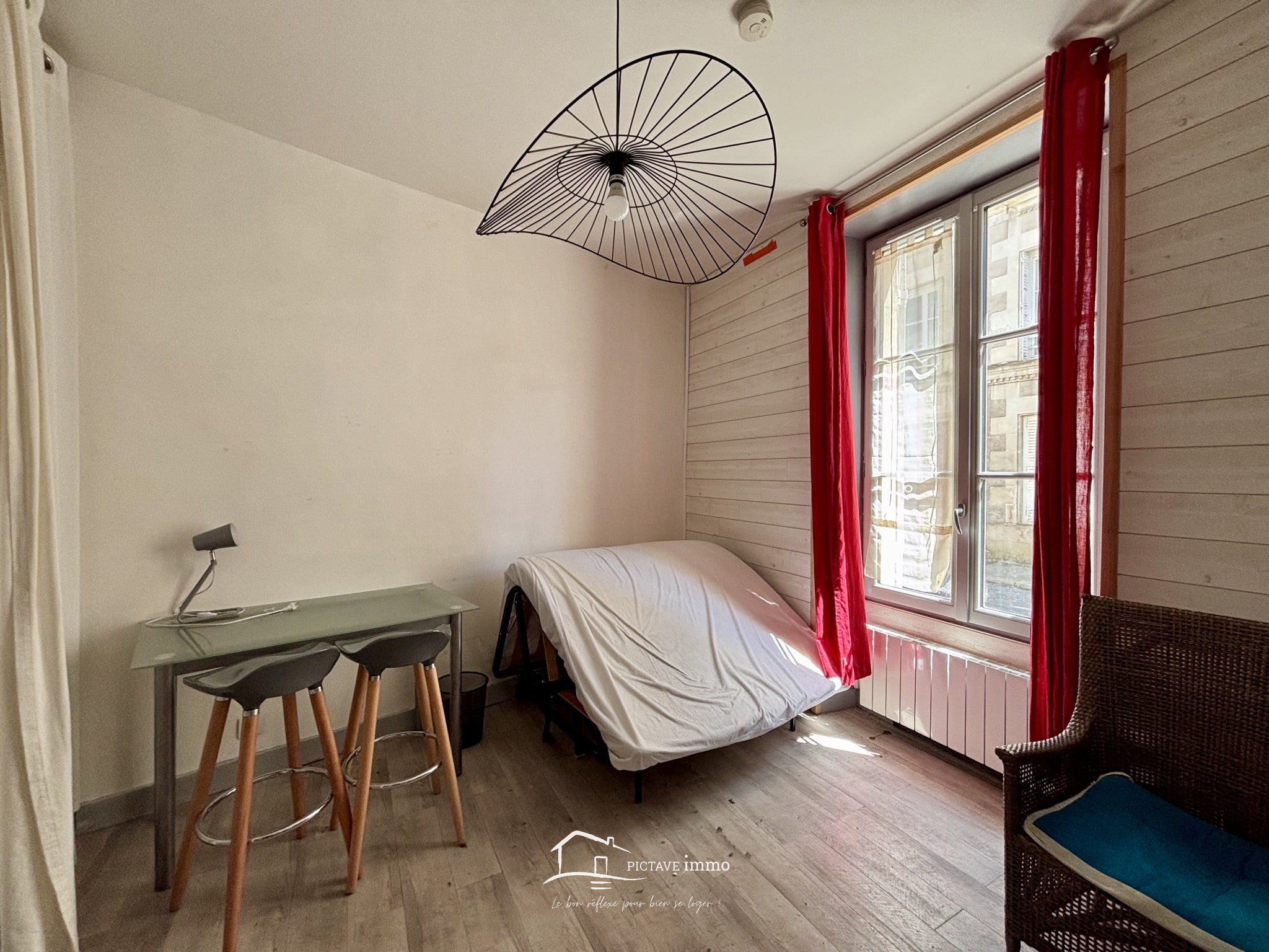 Flat Rue du 19 Mars 1962 in Poitiers