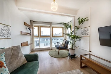 Flat Dagnall Street in Greater London