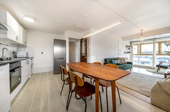 Flat Dagnall Street in Greater London
