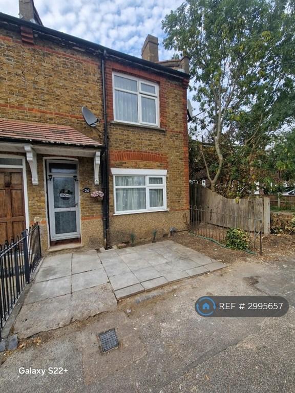 House Brickfield Lane in Greater London