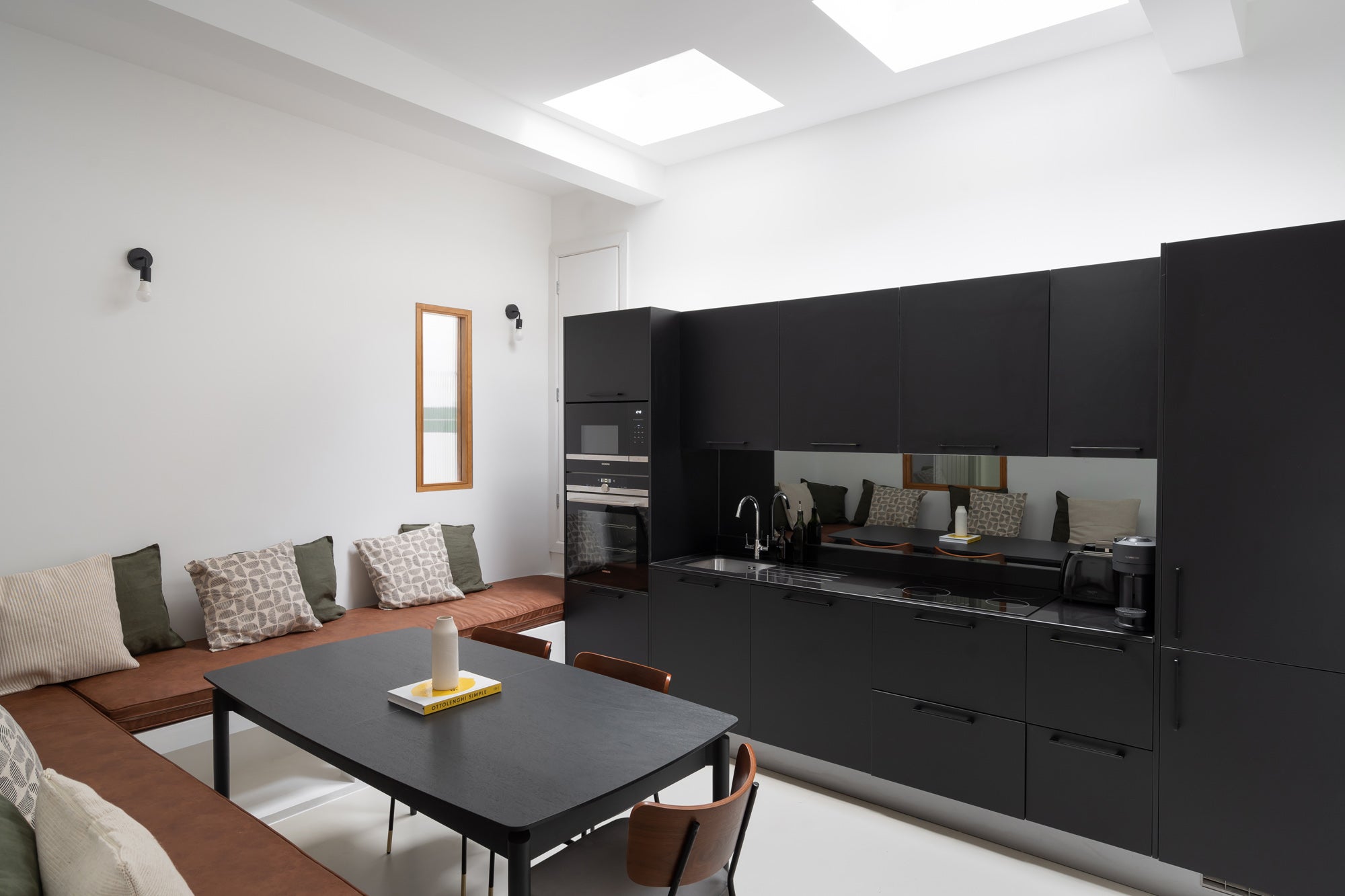 Flat Macroom Road in City of Westminster
