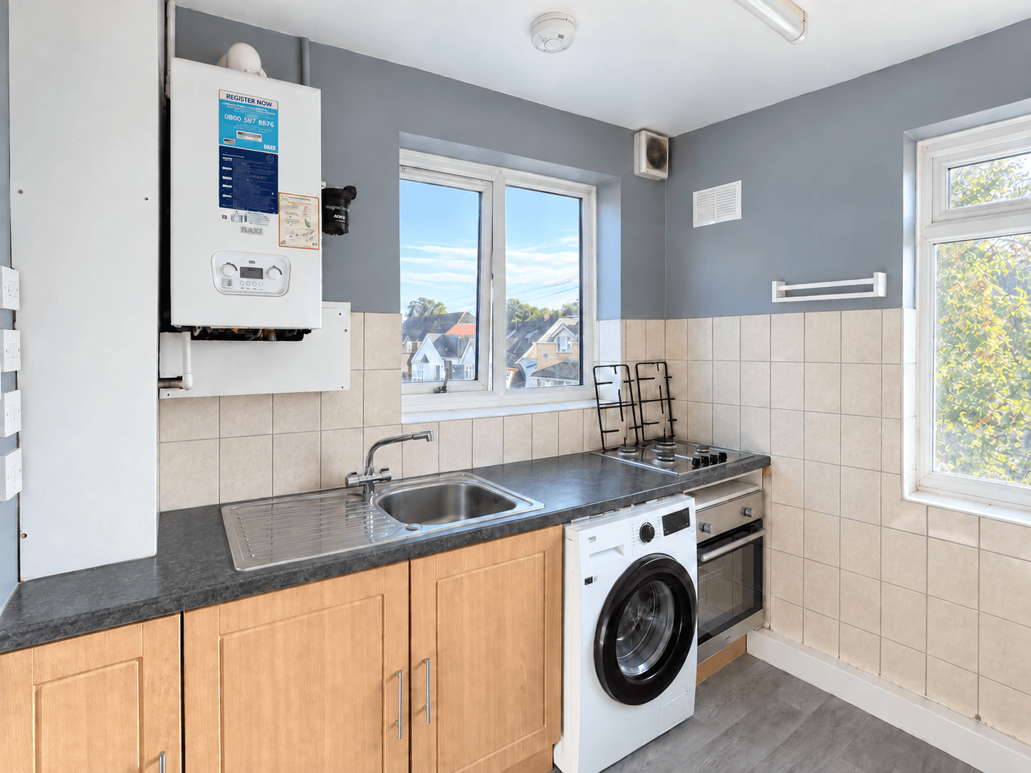 Flat Charterhouse Avenue in Greater London