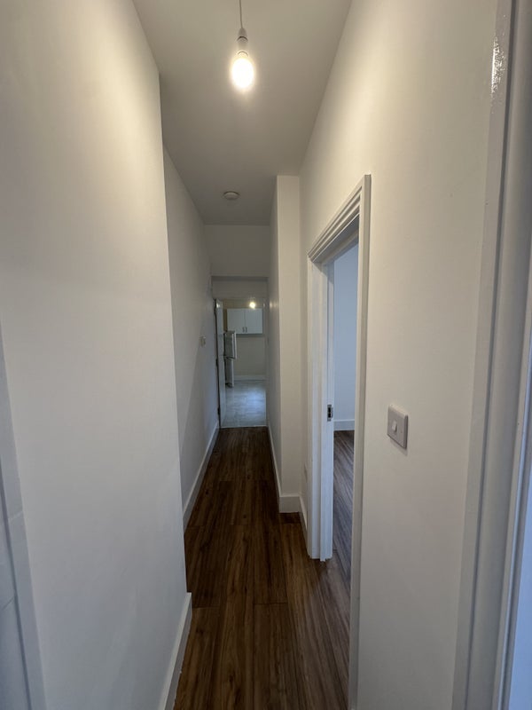 Flat Lyttelton Road in Greater London