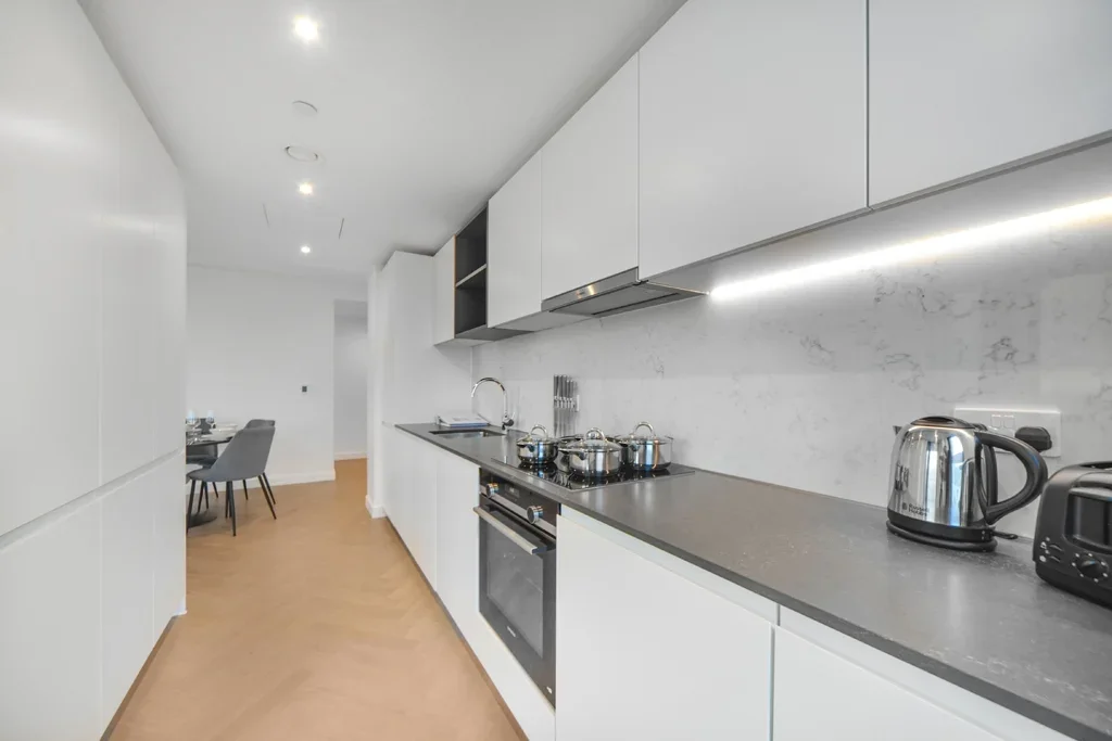 Flat Cold Harbour in Greater London