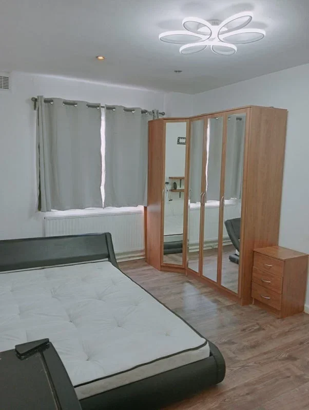Room Hertford Road in Greater London