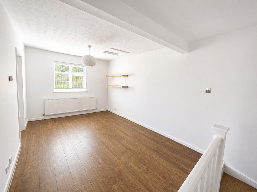 Flat Napier Road in Borough of Spelthorne