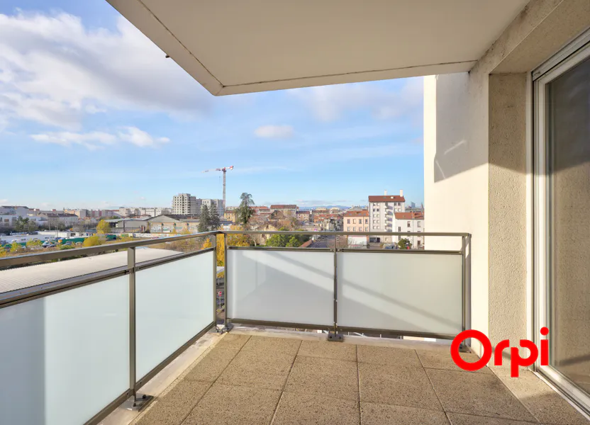 Flat Rue Antoine Primat in Villeurbanne