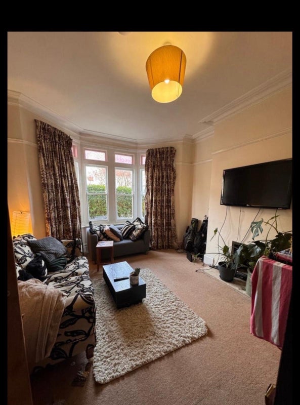 Room Dongola Road in Bristol
