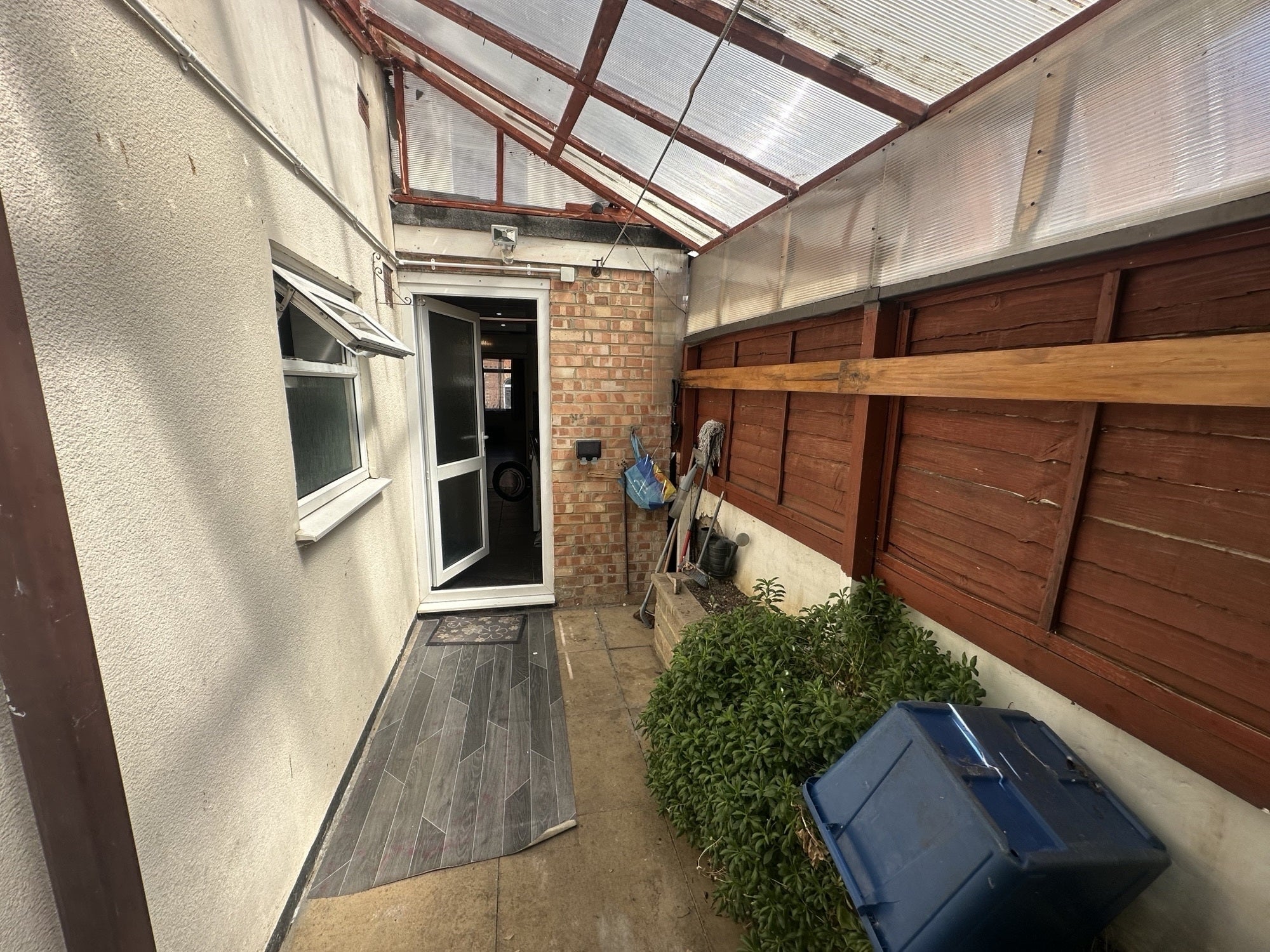 Flat Cyril Street in Northampton