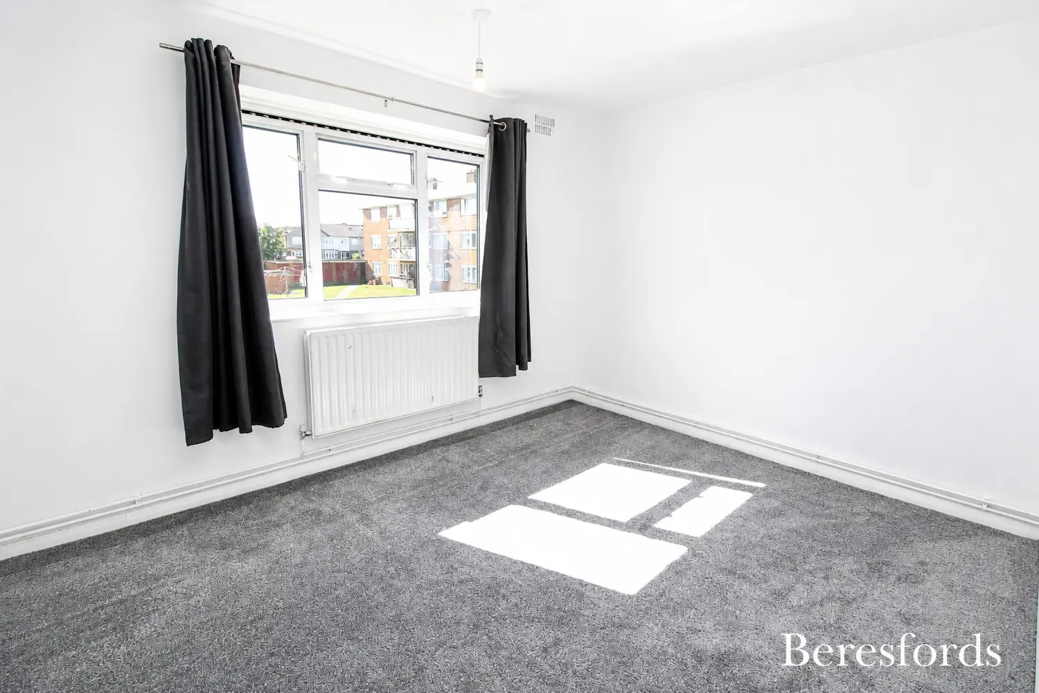 Flat Gadsden Close in Greater London