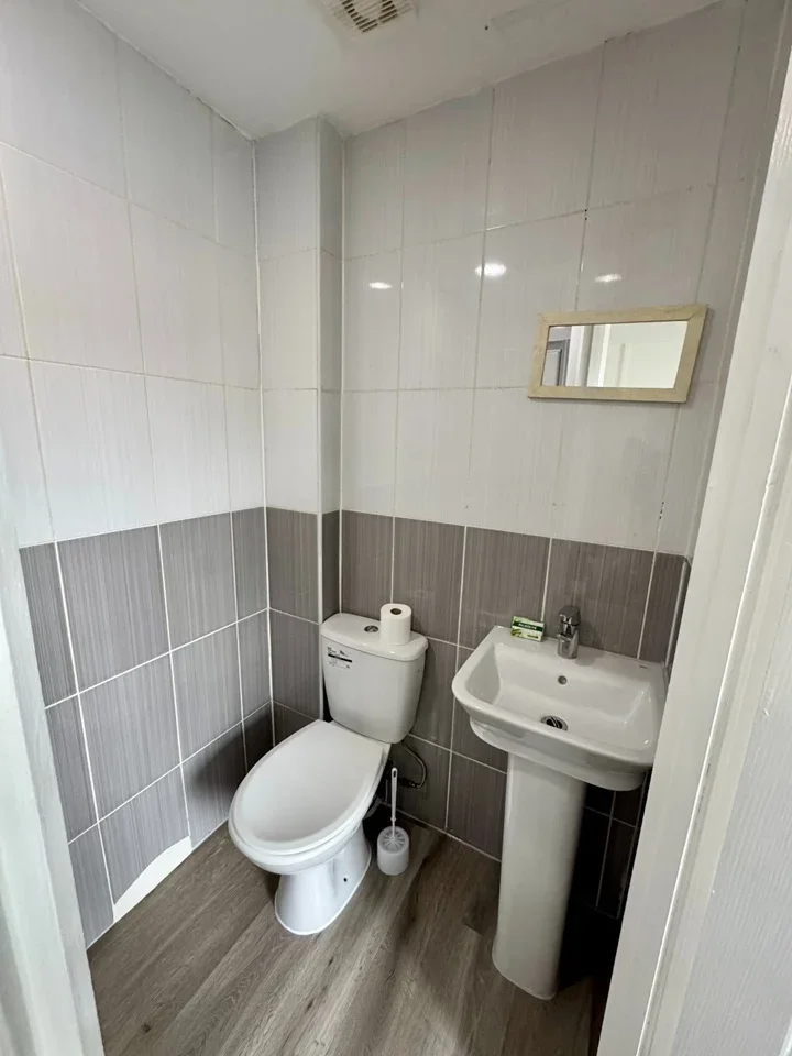 Room Wharfedale Street in Sandwell